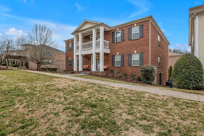 1203 Park Run Dr