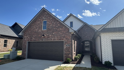 464 W Foxrun