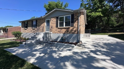 222 Ash Dr