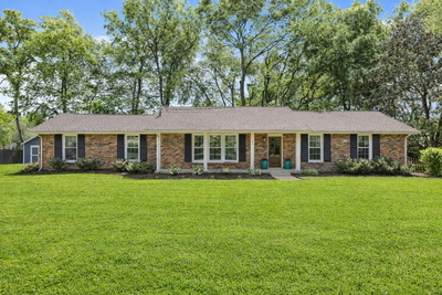 109 Pine Circle Dr
