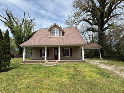 Exterior view of 408 W High St in Manchester, TN