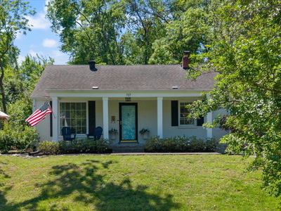 727 Woodmere Dr