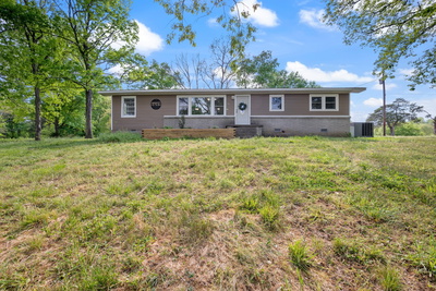 1657 Hwy 41A N
