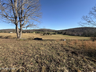 Exterior view of 17657 N Nopone Valley Rd in Decatur, TN