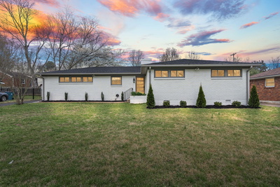 2828 Barclay Dr