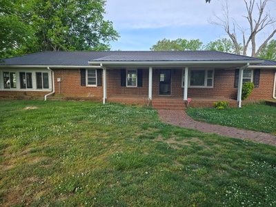 Exterior view of 267 Oak St in Eagleville, TN