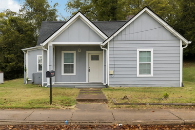 1007 Main St