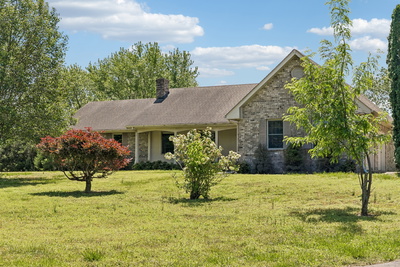 1690 Lawrence Ln