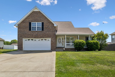688 Fallbrook Ln