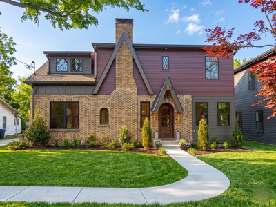 1313 Riverside Dr