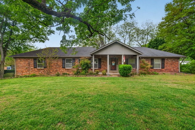 Exterior view of 801 Davis Dr in Brentwood, TN