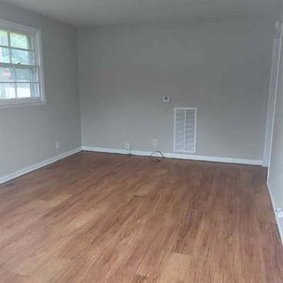 100 Glenmont Dr