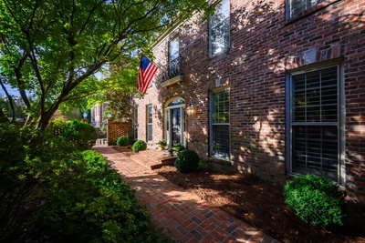619 Woodleigh Dr