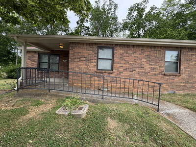 401 Deer Lake Dr