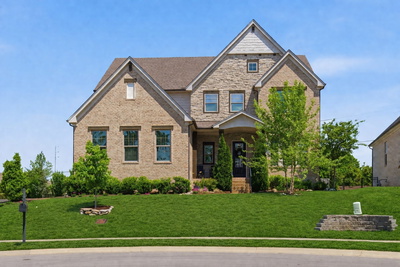 809 Delamotte Pass