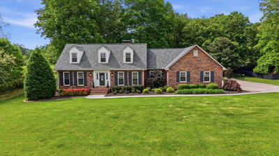 1729 Country Club Dr