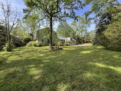 100 Bellevue Dr, W