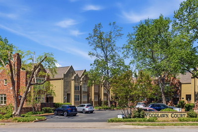 2836 Woodlawn Dr
