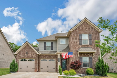 585 Oakvale Ln
