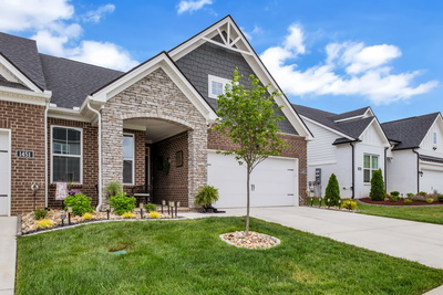 1453 Autumn Leaf Ln