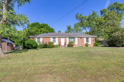 Exterior view of 102 Trucord Dr in Hendersonville, TN