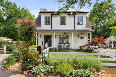704 W End Cir