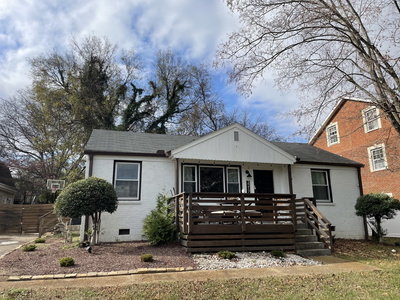 3217 Holbrook Dr