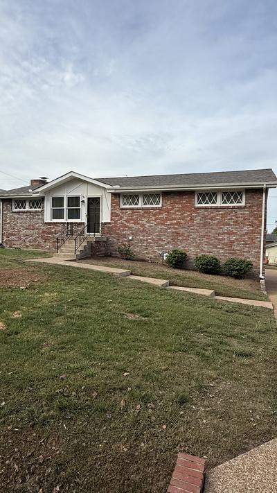 633 Galaxie Dr