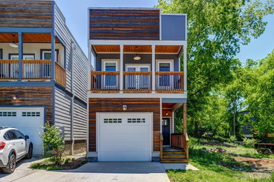 324A Queen Ave
