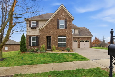 Exterior view of 110 Irvine Ln in Franklin, TN