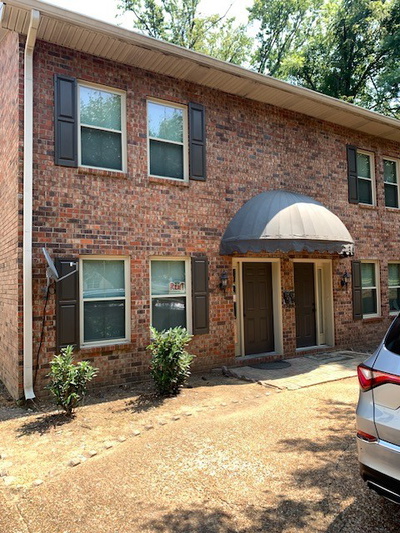 121 Greenlawn Dr