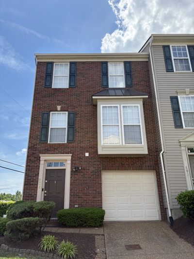 Exterior view of 5170 Hickory Hollow Pkwy in Antioch, TN