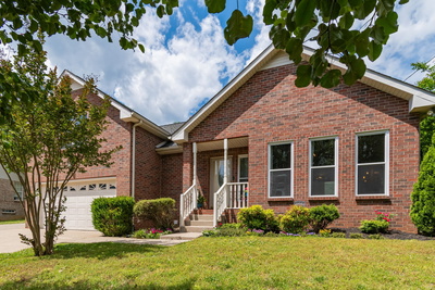 110 W Braxton Ln