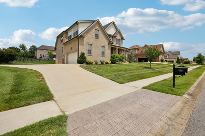 207 Manscoe Pl