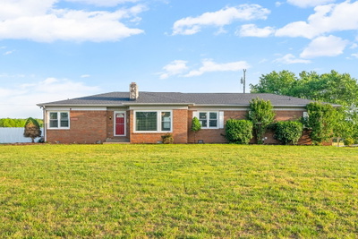 2152 Main St