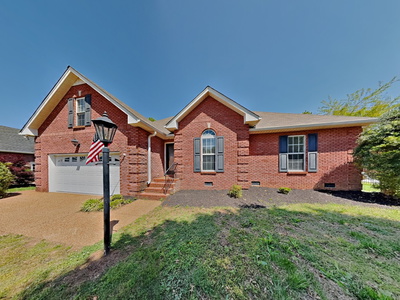 Exterior view of 1090 Pinehurst Dr in Gallatin, TN