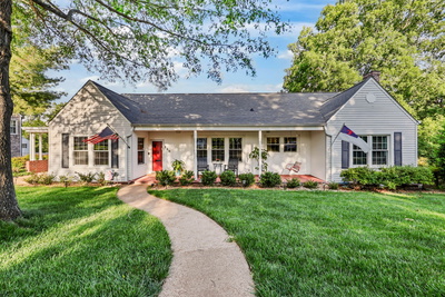 140 E Glenwood Dr