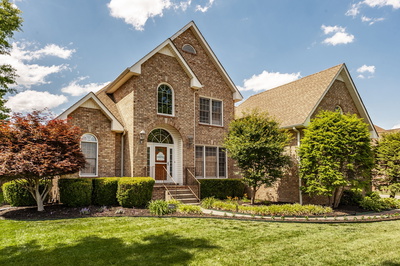 Exterior view of 111 Highland Rdg in Hendersonville, TN