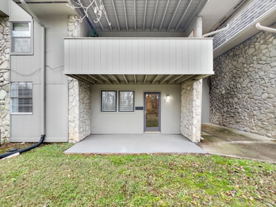 2929 Selena Dr