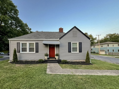 2818 Vaulx Ln