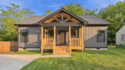 720 W Henderson Drive