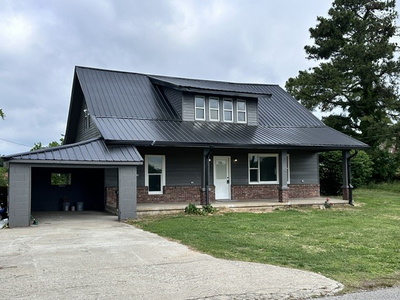 Exterior view of 299 Tom Beasley Rd in Westmoreland, TN