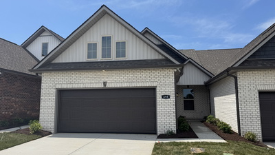 498 W Foxrun