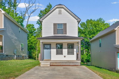 925 Oak Ln
