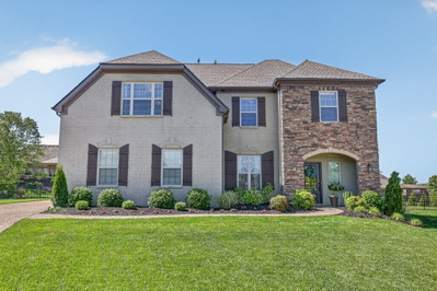 Exterior view of 227 Riding Club Ct in Gallatin, TN