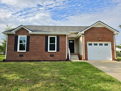 3105 Larson Ln