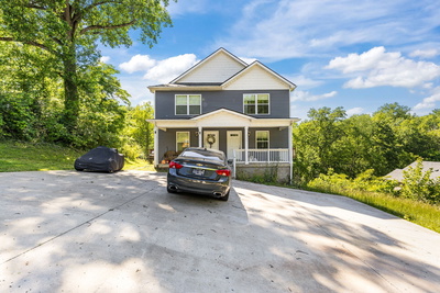 906 E Happy Hollow Dr