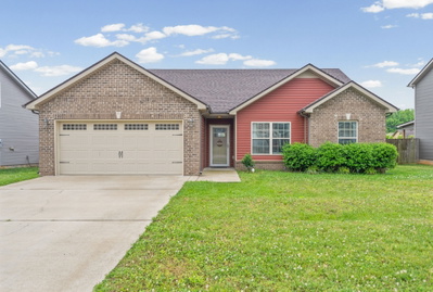 Exterior view of 131 Ambridge St in Oak Grove, KY
