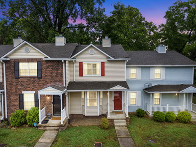 8 Rolling Meadows Dr