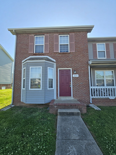 225 Tree Line Dr